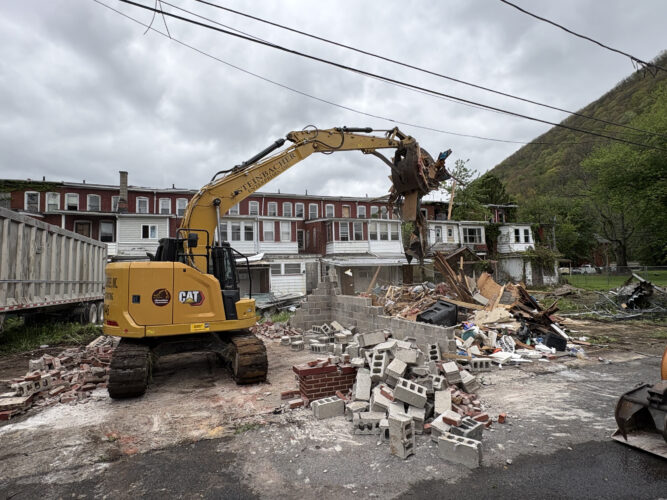 14th Street demolition begins in Renovo